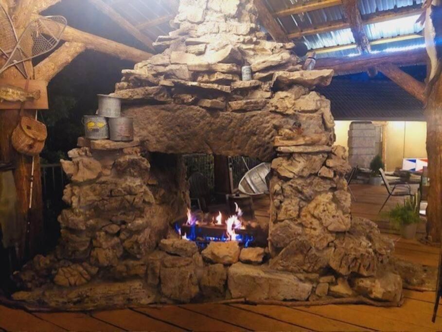 Stonegate Lodge King Bed Wifi 50 In Roku Tv Salt Water Pool Room # 101 Eureka Springs Kültér fotó