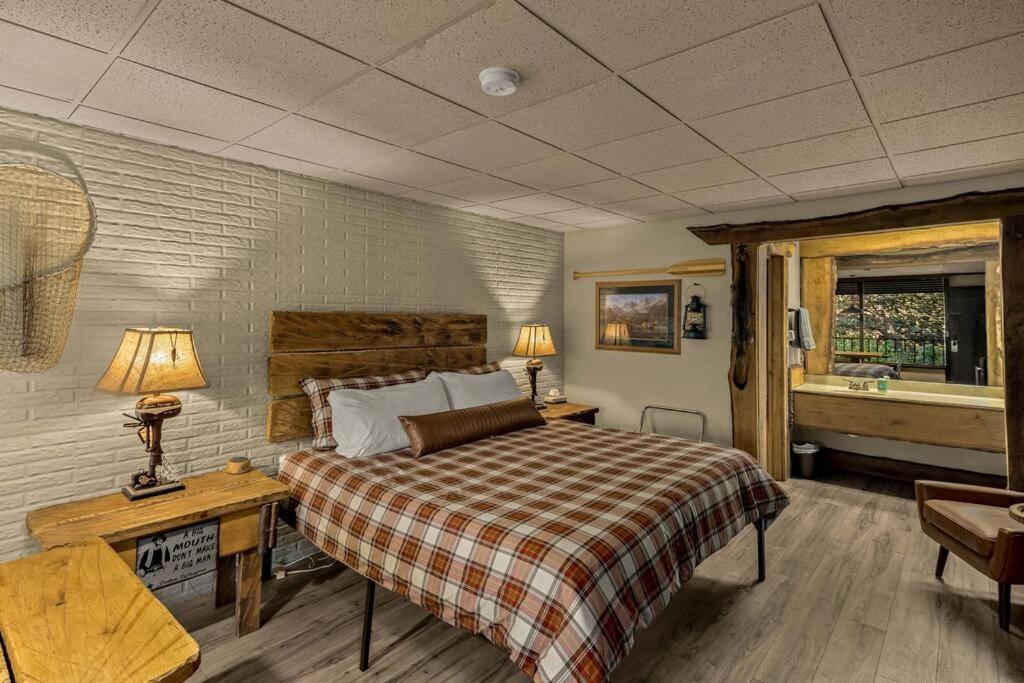 Stonegate Lodge King Bed Wifi 50 In Roku Tv Salt Water Pool Room # 101 Eureka Springs Kültér fotó