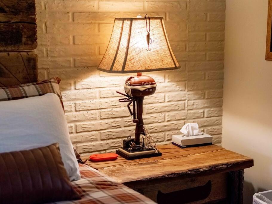 Stonegate Lodge King Bed Wifi 50 In Roku Tv Salt Water Pool Room # 101 Eureka Springs Kültér fotó