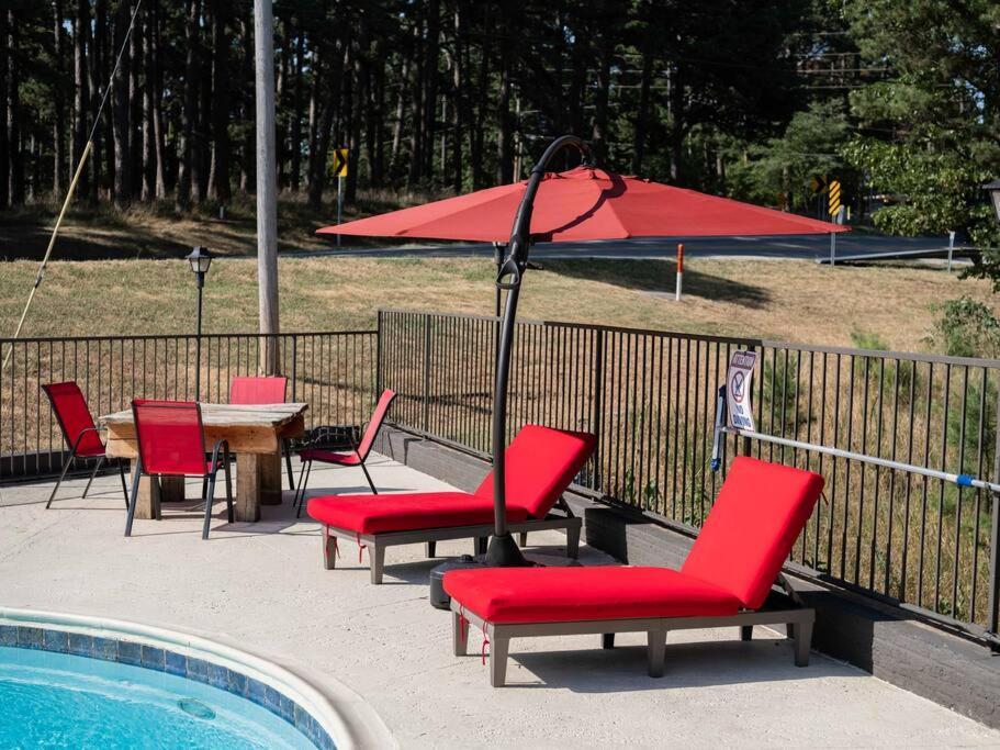 Stonegate Lodge King Bed Wifi 50 In Roku Tv Salt Water Pool Room # 101 Eureka Springs Kültér fotó